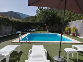 Espléndido chalet apta para familias con barbacoa, piscina y terraza | Vistas al jardín | Ideal para teletrabajar | Se admiten mascotas - Image 3