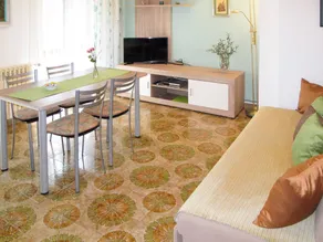 Apartment with barbecue, garden & terrace - Image 5