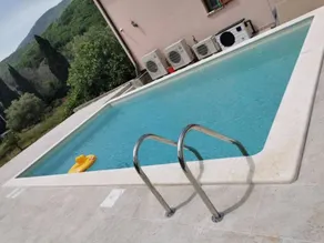 Apartamento con piscina climatizada y barbacoa - Image 3