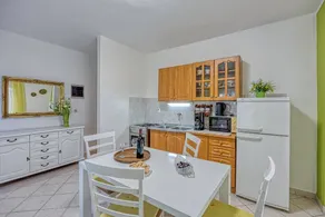 Apartamento vacacional con terraza y barbacoa - Image 2
