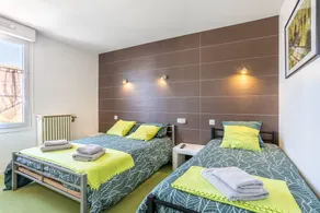 Lodge with terrace | City view - Image 2