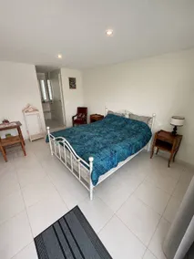 Private room | River view - Image 2