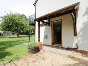 Cottage with garden - Image 3