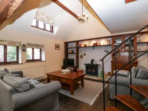 Cottage with garden - Image 2