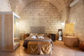 Masseria Giamarra Junior Suite Room with Shared Pool, Wi-Fi and Air Conditioning - Image 4