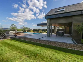 Cottage avec jardin, barbecue et piscine - Image 5