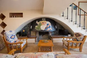 Villa with barbecue, terrace & garden - Image 3