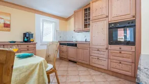 Holiday apartment with garden & barbecue - Image 4