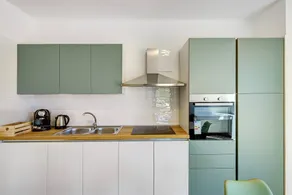 Apartment 3 – Leucosia mit Meerblick, privater Terrasse und Klimaanlage - Image 4
