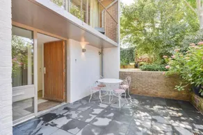 Beach House Amsterdam - Image 2