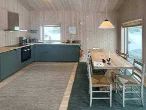 Holiday home with terrace & garden - Image 5