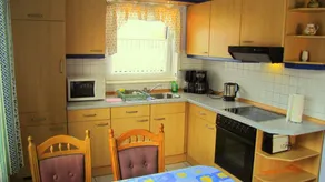 Holiday apartment with barbeque, terrace & garden - Image 5