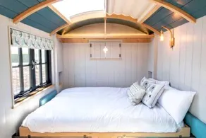 Charming Shepherd Huts with Shared Pool near Cranborne Chase in Dorset - Image 5