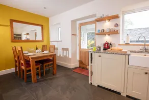 Fully equipped beautiful cottage with terrace & garden | Pets allowed - Image 5