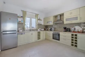 Spettacolare villa totalmente attrezzata con griglia, giardino e piscina privata | Vista sulla montagna - Image 4