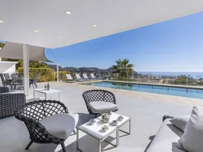 Villa with barbeque & private pool - Image 2