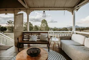 Stunning Cabin with Fireplace Perfect for a Weekend Getaway from Brisbane - Image 2