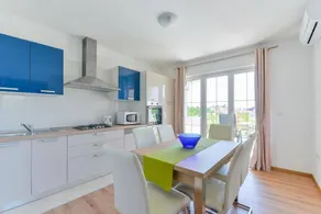 Lovely flat with terrace - Image 2