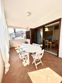 Flat with garden, BBQ & terrace - Image 2