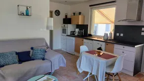 Ferienunterkunft mit Garten, Pool und Terrasse - Image 3