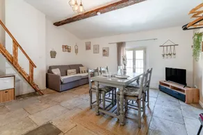 Bohemian Apartment with Wi-Fi in the Heart of Beaucaire - Image 3