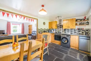 Family-friendly nice cottage with garden - Image 5
