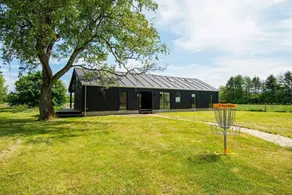 Holiday home with terrace - Image 5