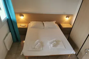 Holiday apartment with pool & terrace - Image 5