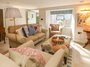 Cottage with garden & barbecue | Beach view - Image 3