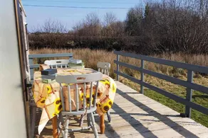 Charmante cabane adaptée aux familles avec barbecue et jardin | Vue lac | Avec animaux autorisés - Image 5