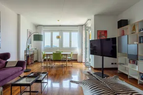 Holiday home with terrace & garden | City view - Image 5