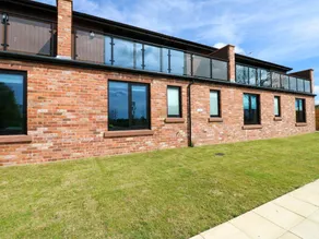 Cottage with garden - Image 2