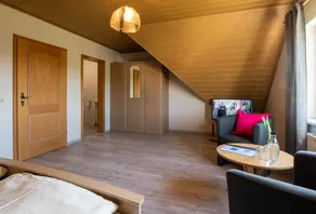 Private room with terrace & garden - Image 5
