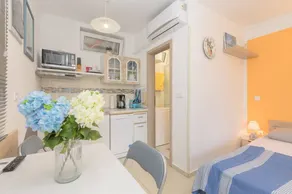 Flat with barbeque, garden & terrace | Sea view - Image 4