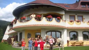 Holiday apartment with terrace, sauna & garden - Image 2