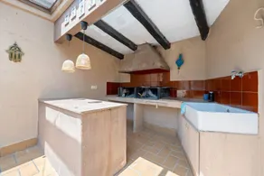 Holiday home with barbecue & terrace | Mountain view | Perfect for remote work - Image 5