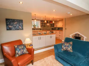 Family-friendly charming cottage with garden | Beach view | Pet-friendly - Image 3