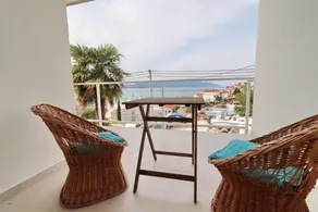 Exquisita casa vacacional totalmente equipada con jardín y barbacoa | Vistas al mar | En la playa - Image 3