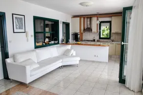 Voll ausgestattetes wunderschönes Ferienhaus mit Terrasse, Garten und Grill | Meerblick | Haustierfreundlich - Image 2