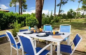 Village vacances adapté aux familles avec terrasse, jardin et piscine | Avec animaux admis - Image 4