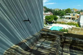 Apartamento vacacional con piscina privada, terraza y jardín | Vistas a la ciudad - Image 3