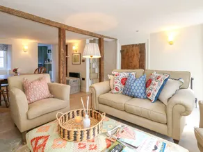 Cottage with garden & barbecue | Beach view - Image 2