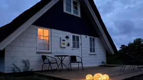 Holiday home with barbeque & terrace - Image 5