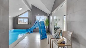 House with terrace, garden & pool - Image 5