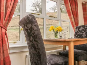 Cottage with garden - Image 3