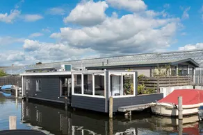 Chambre chez l'habitant entièrement équipée avec terrasse | Vue lac - Image 3