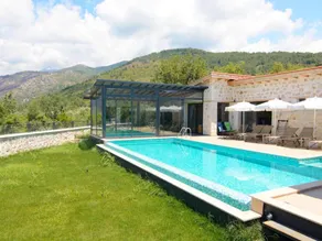 Holiday home with terrace, barbeque & hot tub | Mountain view - Image 5