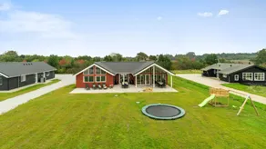 Holiday home with BBQ, terrace & private pool - Image 2