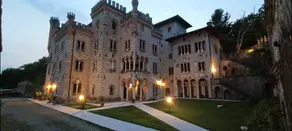 Castle with BBQ & garden | Garden view - Image 2