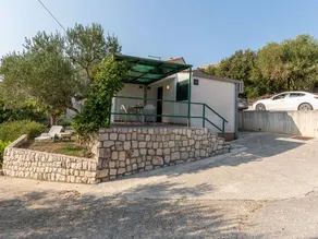 House with garden & terrace - Image 2